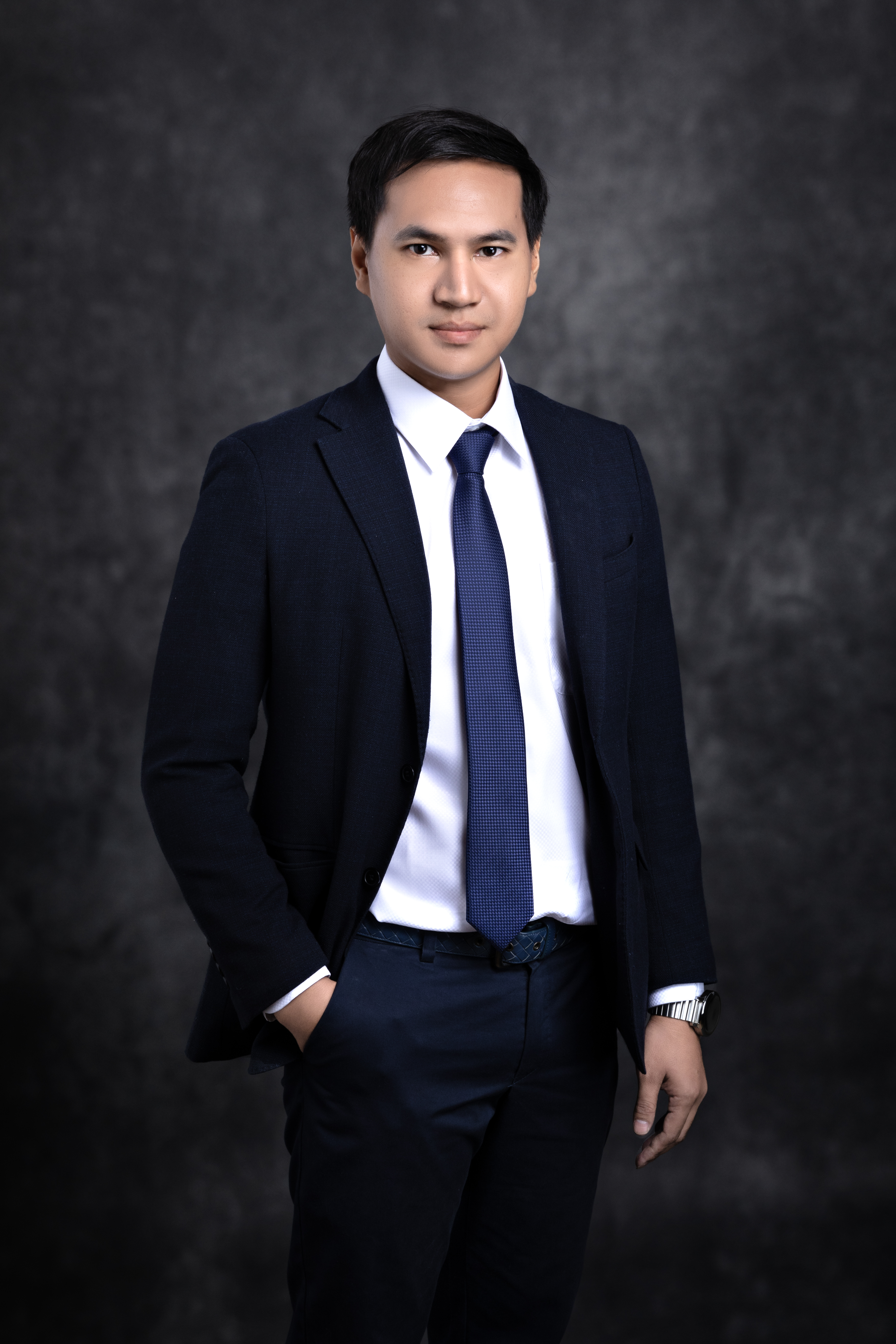 Mr.SIRAWICH SUTTHICHOKANAN