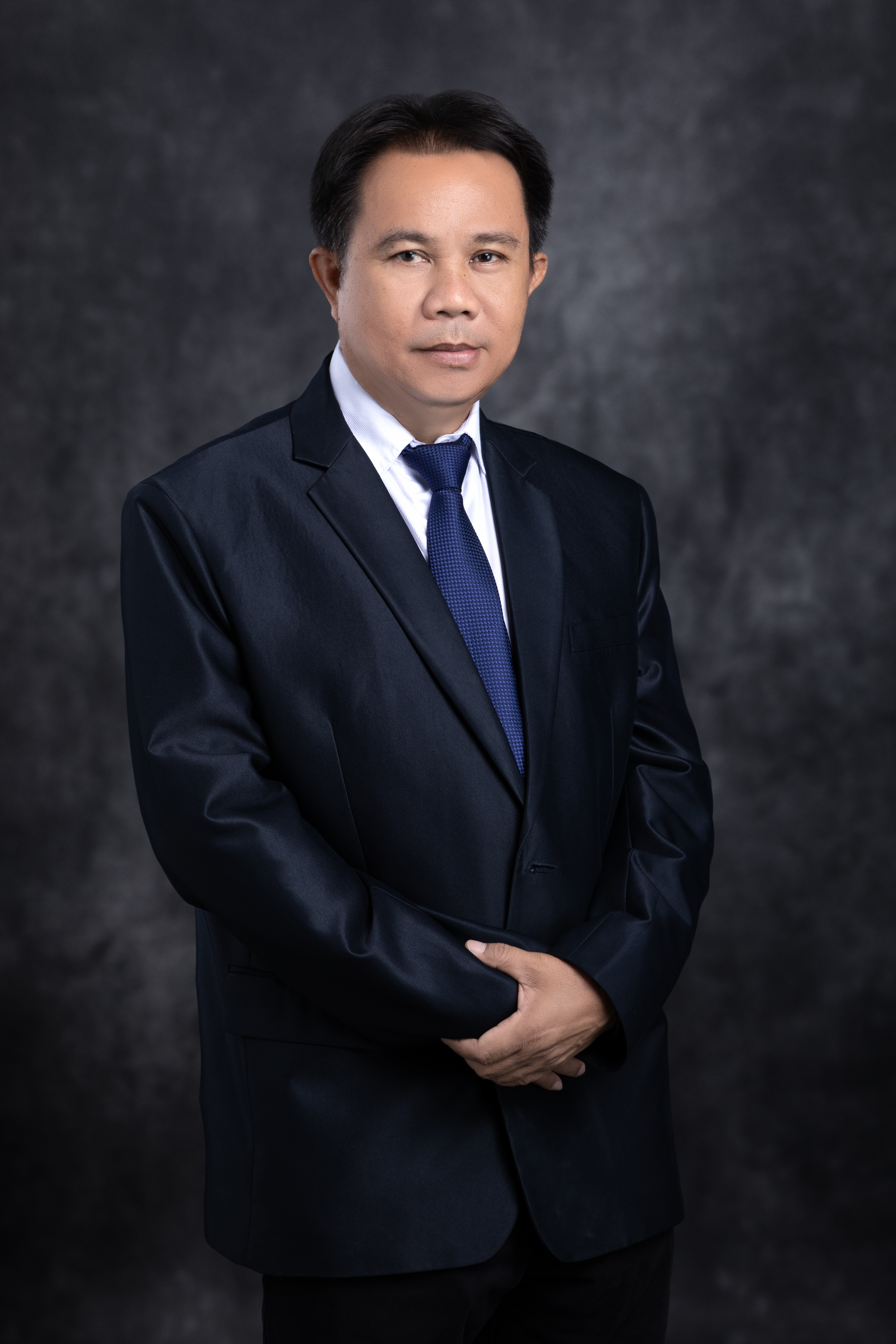 Mr.KATHAWUT BOONCHUM